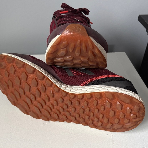 New Balance Men’s Burgundy Athletic Sneakers with Black Accents size 10 - Picture 5 of 5